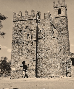 043 1972-05-24 Ethiopia, il castello di Gondar